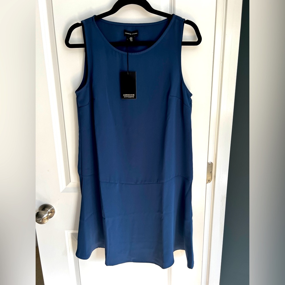 NWT Adrienne Vittadini size S dress, hits mid thigh